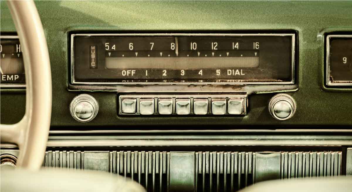 Old-Car-Radio.jpg